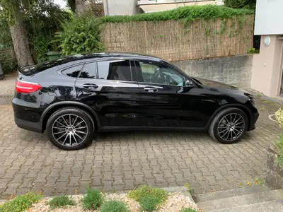 Mercedes-Benz GLC 300 AMG Line — Coupé sportif, 65 500 km seulement — side view
