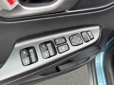 Hyundai Kona 1.0 T-GDi Launch Plus — Compact SUV dynamique, faible kilométrage et équipements premium — Miniature 21
