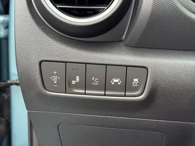 Hyundai Kona 1.0 T-GDi Launch Plus — Compact SUV dynamique, faible kilométrage et équipements premium — Miniature 24