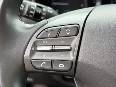 Hyundai Kona 1.0 T-GDi Launch Plus — Compact SUV dynamique, faible kilométrage et équipements premium — Miniature 25