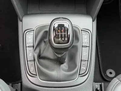 Hyundai Kona 1.0 T-GDi Launch Plus — Compact SUV dynamique, faible kilométrage et équipements premium — Miniature 28