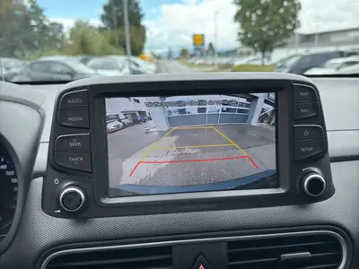 Hyundai Kona 1.0 T-GDi Launch Plus — Compact SUV dynamique, faible kilométrage et équipements premium — Miniature 30