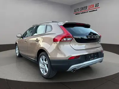 Volvo V40 Cross Country D3 Momentum — Break robuste, diesel économique, 121'600 km — intérieur