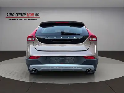 Volvo V40 Cross Country D3 Momentum — Break robuste, diesel économique, 121'600 km — tableau de bord