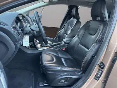 Volvo V40 Cross Country D3 Momentum — Break robuste, diesel économique, 121'600 km — Miniature 9