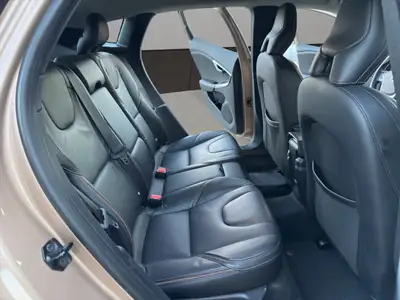Volvo V40 Cross Country D3 Momentum — Break robuste, diesel économique, 121'600 km — Miniature 18
