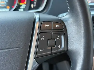 Volvo V40 Cross Country D3 Momentum — Break robuste, diesel économique, 121'600 km — Miniature 24