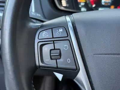 Volvo V40 Cross Country D3 Momentum — Break robuste, diesel économique, 121'600 km — Miniature 23