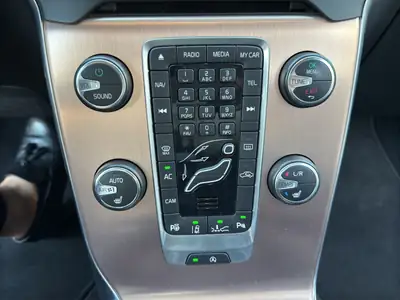 Volvo V40 Cross Country D3 Momentum — Break robuste, diesel économique, 121'600 km — Miniature 25