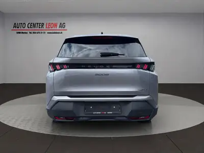 Peugeot 5008 145 Hybrid e-DCS6 Allure — SUV 7 places hybride, faible kilométrage — tableau de bord