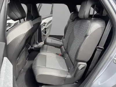 Peugeot 5008 145 Hybrid e-DCS6 Allure — SUV 7 places hybride, faible kilométrage — Miniature 13