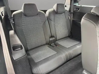Peugeot 5008 145 Hybrid e-DCS6 Allure — SUV 7 places hybride, faible kilométrage — Miniature 19