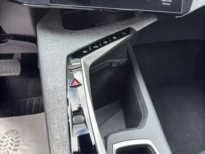 Peugeot 5008 145 Hybrid e-DCS6 Allure — SUV 7 places hybride, faible kilométrage — Miniature 27
