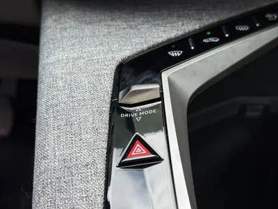 Peugeot 5008 145 Hybrid e-DCS6 Allure — SUV 7 places hybride, faible kilométrage — Miniature 29