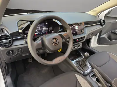 Skoda Fabia 1.0 MPI Selection — Citadine économique, garantie constructeur et 8 pneus inclus — Miniature 10