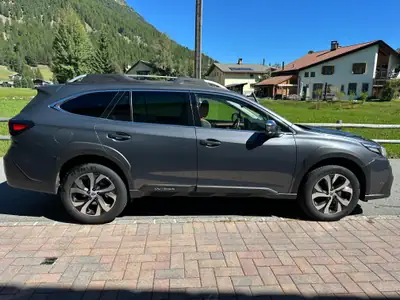 Subaru Outback 2.5i Luxury — SUV polyvalent tout-terrain, 45 500 km seulement — interni