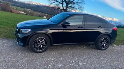 Mercedes-Benz GLC 300 AMG Line Coupé — SUV coupé premium, 245 ch, 4x4 intégral — vue extérieure
