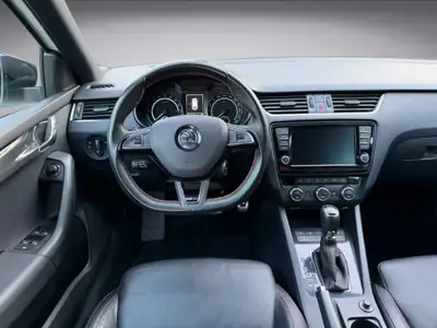 Skoda Octavia Combi RS 2.0 TDI 4x4 — Break familial haute performance, 93 500 km — Miniatur 8
