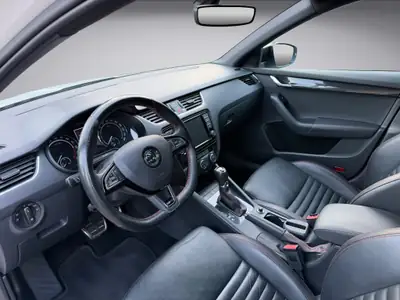 Skoda Octavia Combi RS 2.0 TDI 4x4 — Break familial haute performance, 93 500 km — Miniatur 9