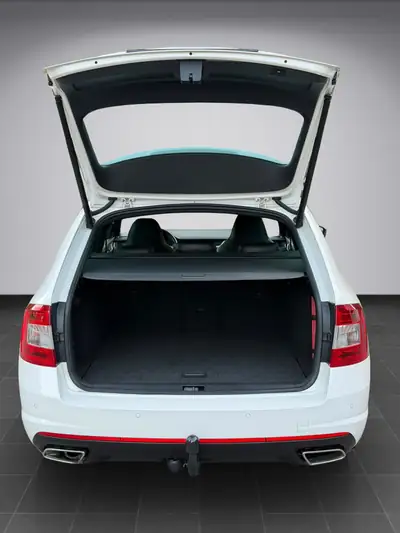 Skoda Octavia Combi RS 2.0 TDI 4x4 — Break familial haute performance, 93 500 km — Miniatur 18