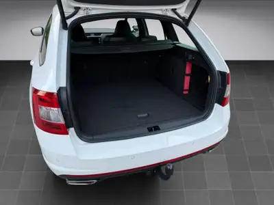 Skoda Octavia Combi RS 2.0 TDI 4x4 — Break familial haute performance, 93 500 km — Miniatur 19