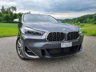 BMW X2 M35i — Coupé SUV sportif, 306 ch et design anthracite élégant — vista esterna
