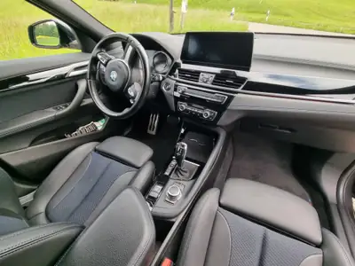 BMW X2 M35i — Coupé SUV sportif, 306 ch et design anthracite élégant — cruscotto
