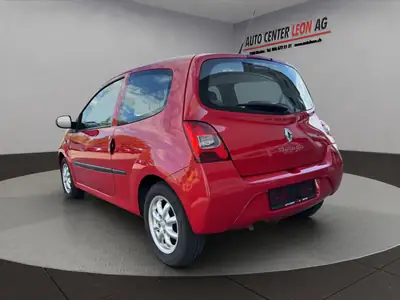 Renault Twingo 1.2 16V Expression — Citadine maligne rouge métallisée, 67 750 km — intérieur