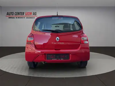 Renault Twingo 1.2 16V Expression — Citadine maligne rouge métallisée, 67 750 km — tableau de bord