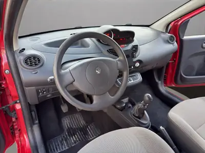 Renault Twingo 1.2 16V Expression — Citadine maligne rouge métallisée, 67 750 km — Miniature 10