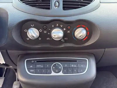 Renault Twingo 1.2 16V Expression — Citadine maligne rouge métallisée, 67 750 km — Miniature 16
