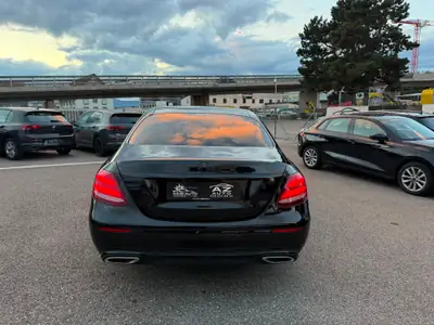 Mercedes-Benz E 200 AMG Line — Berline premium 2016, finition Full Black et garantie 2 ans — tableau de bord