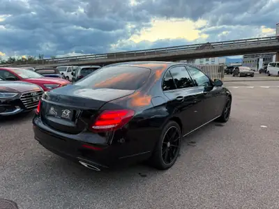 Mercedes-Benz E 200 AMG Line — Berline premium 2016, finition Full Black et garantie 2 ans — détail