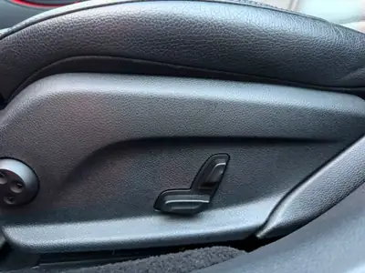 Mercedes-Benz E 200 AMG Line — Berline premium 2016, finition Full Black et garantie 2 ans — Miniature 11