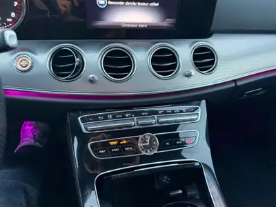 Mercedes-Benz E 200 AMG Line — Berline premium 2016, finition Full Black et garantie 2 ans — Miniature 18