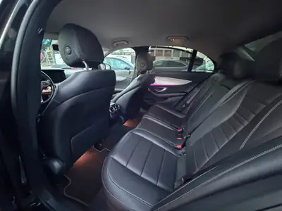 Mercedes-Benz E 200 AMG Line — Berline premium 2016, finition Full Black et garantie 2 ans — Miniature 19