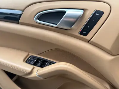 Porsche Cayenne 4.8 V8 Turbo — 500 ch, état impeccable, 46'000 km — Miniature 13