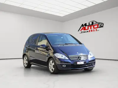 Mercedes-Benz Classe A 200 Élégance — Berline compacte automatique, entretien récent — Miniatura 7