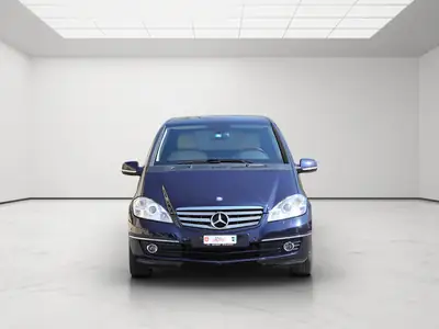 Mercedes-Benz Classe A 200 Élégance — Berline compacte automatique, entretien récent — Miniatura 8