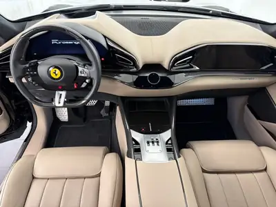 Ferrari Purosangue 6.5 V12 — Le SUV coupé à moteur atmosphérique, première main, 4 800 km — Miniature 12