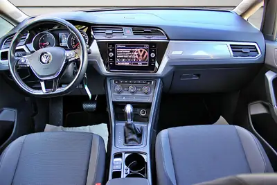 VW Touran 1.6 TDI BlueMotion — Monospace fiable, consommation réduite et entretien récent — Miniatura 11