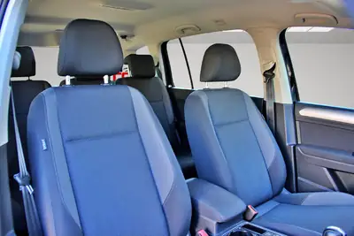 VW Touran 1.6 TDI BlueMotion — Monospace fiable, consommation réduite et entretien récent — Miniatura 15