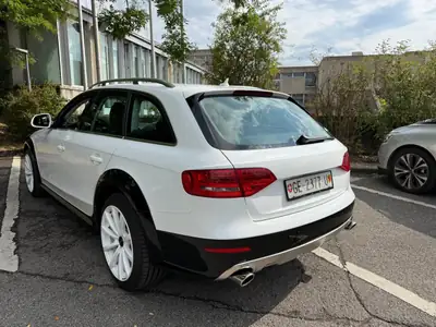 Audi A4 Allroad 2.0 TFSI Quattro — Break routier premium, État exceptionnel — arrière
