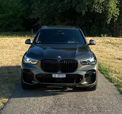 BMW X5 30d xDrive SAG — SUV premium diesel hybride, 82 000 km — vista posteriore