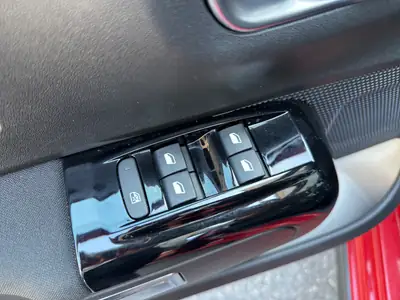 Citroën C3 1.2i PureTech Swiss Edition — Citadine polyvalente, faible kilométrage et équipée — Miniature 20