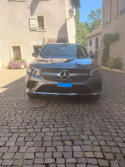 Mercedes-Benz GLC 250 AMG Line — SUV premium 4x4, équipé et économe — side view