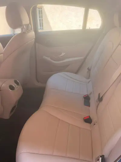 Mercedes-Benz GLC 250 AMG Line — SUV premium 4x4, équipé et économe — detail