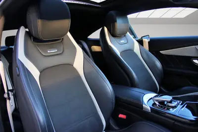 Mercedes-Benz C 63 AMG S — Coupé haute performance, 510 ch et 42 000 km seulement — Miniature 13