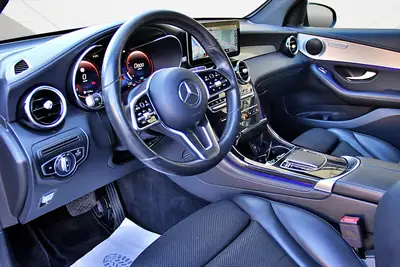 Mercedes-Benz GLC 200 4Matic — SUV hybride avec 4 roues motrices, 98 700 km seulement — Miniatura 9
