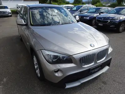 BMW X1 xDrive 28i Steptronic — SUV compact performant, 8 pneus, caméra de recul — intérieur